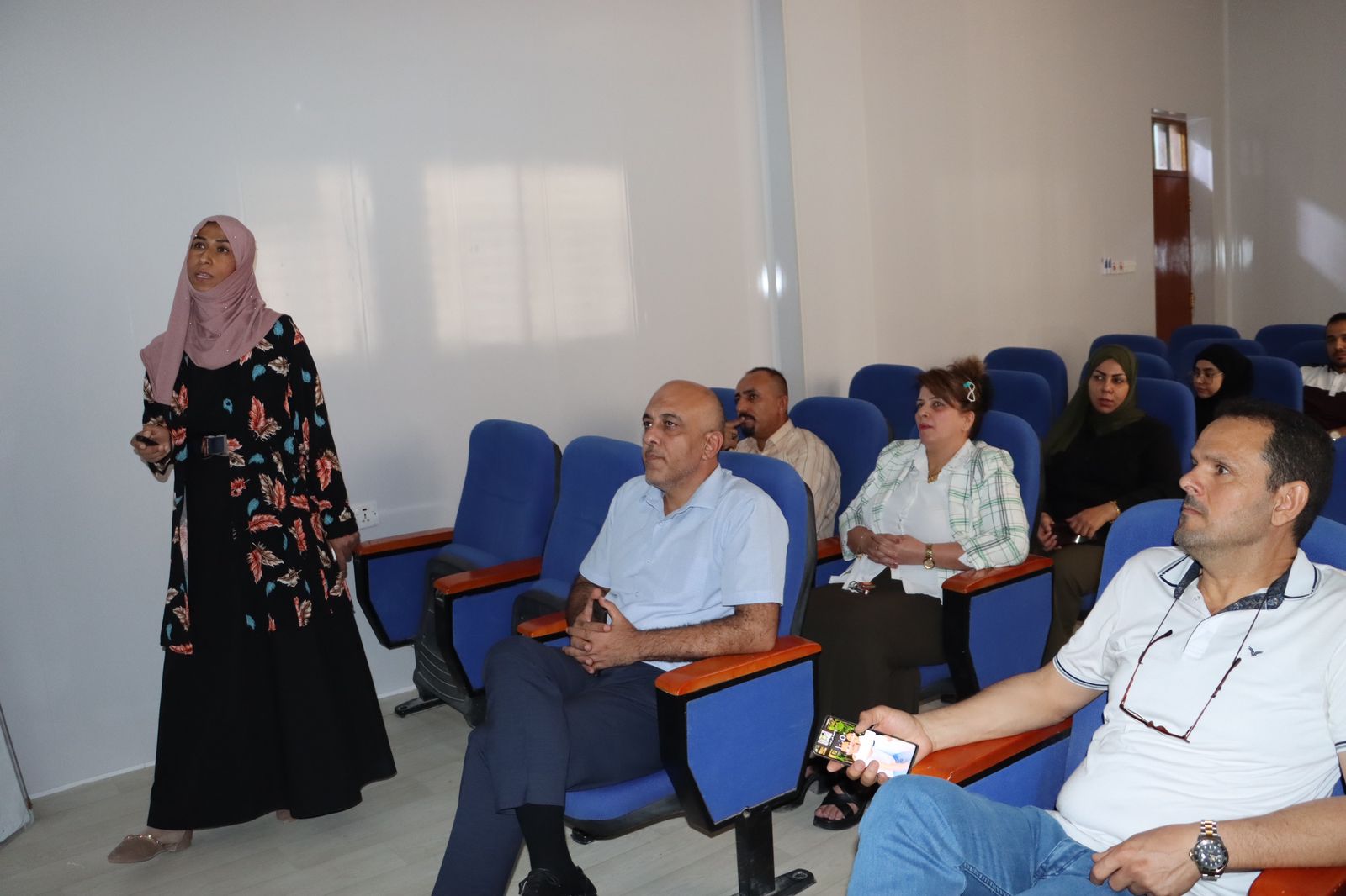 الحلقة النقاشية 1