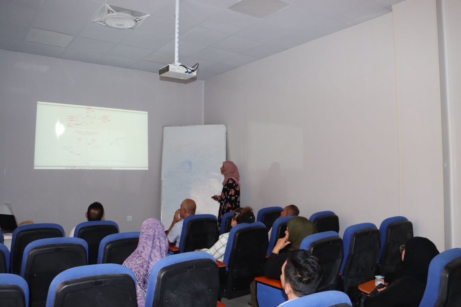 الحلقة النقاشية 2