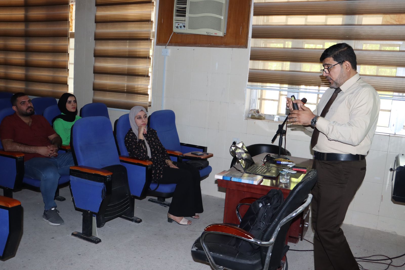 الحلقة النقاشية حول تحضير النماذج