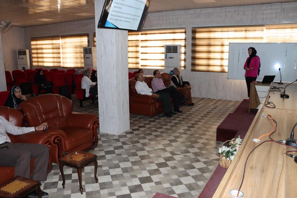 جانب من الحلقة النقاشية 1